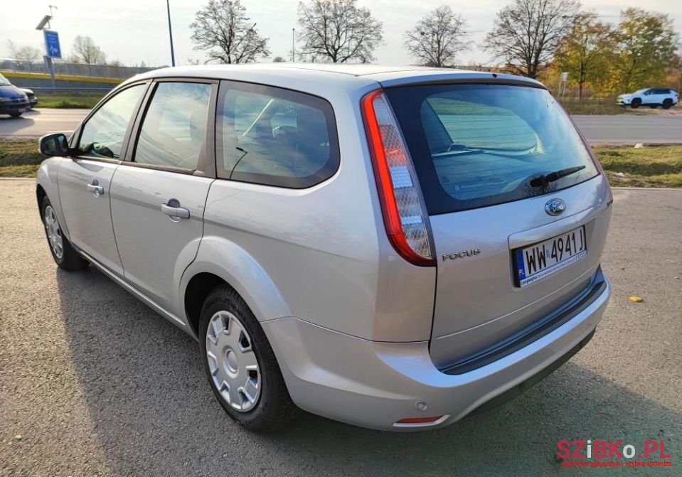 2010' Ford Focus photo #4