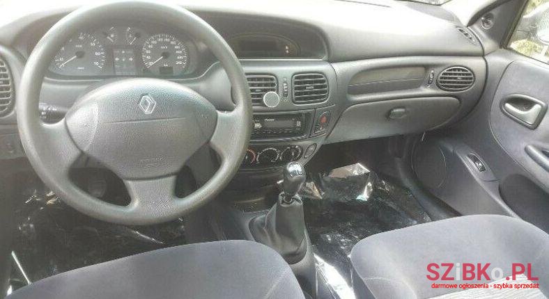 2002' Renault Megane photo #1