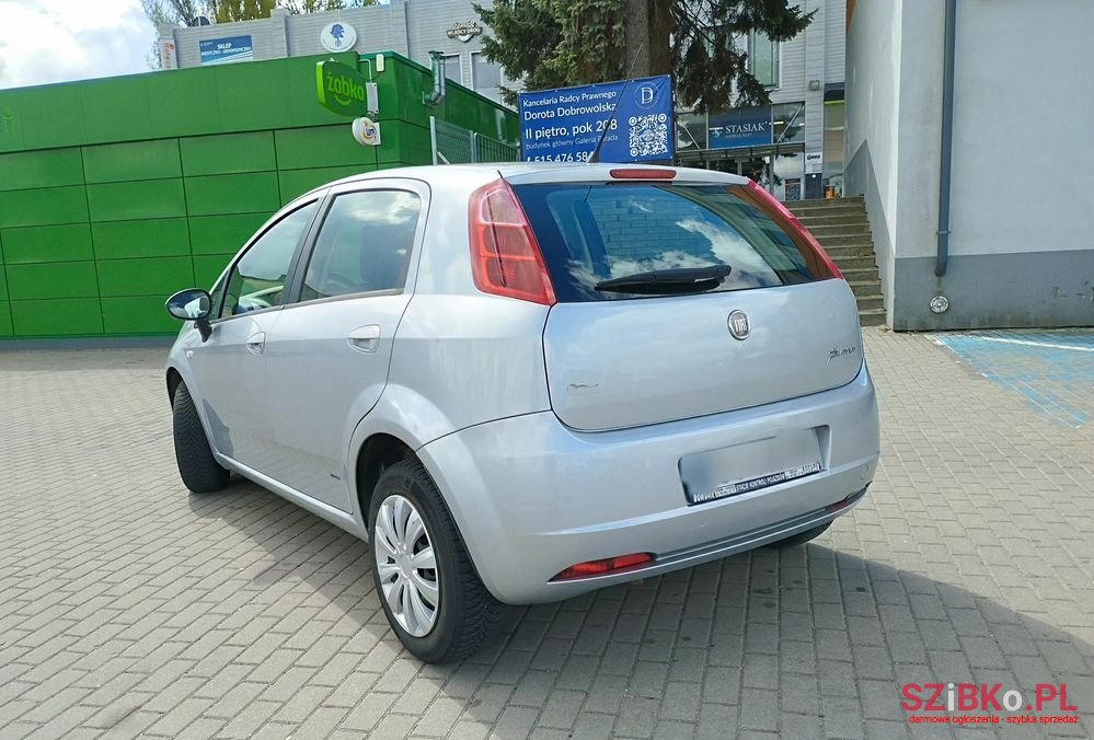 2009' Fiat Grande Punto 1.4 8V Active photo #3