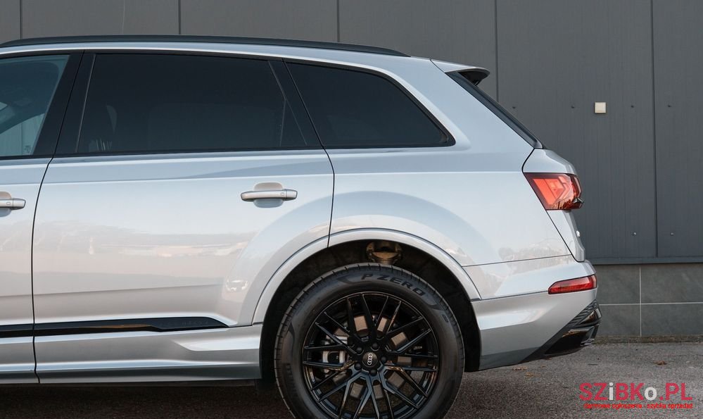 2023' Audi Q7 photo #6