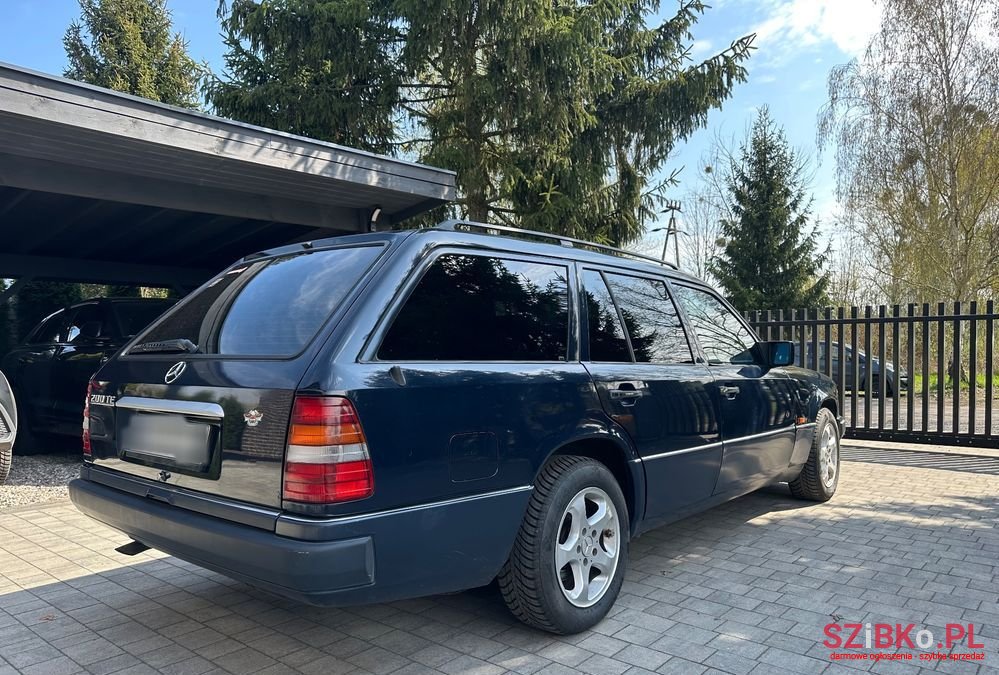 1991' Mercedes-Benz W124 photo #4