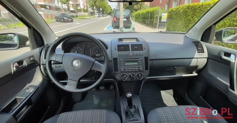 2008' Volkswagen Polo photo #6