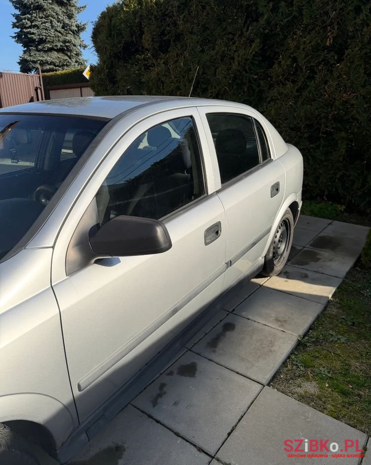 2005' Opel Astra 1.4 Elegance photo #5