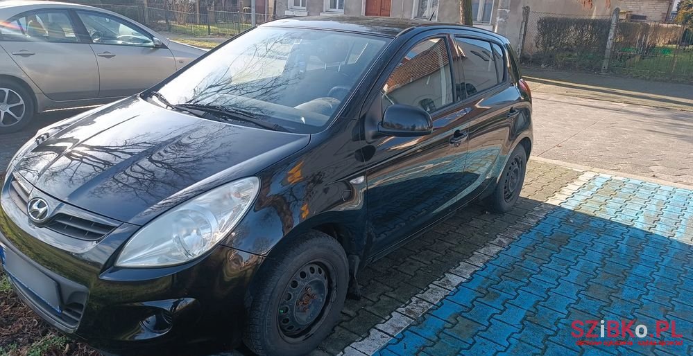 2010' Hyundai i20 1.2 Classic photo #1