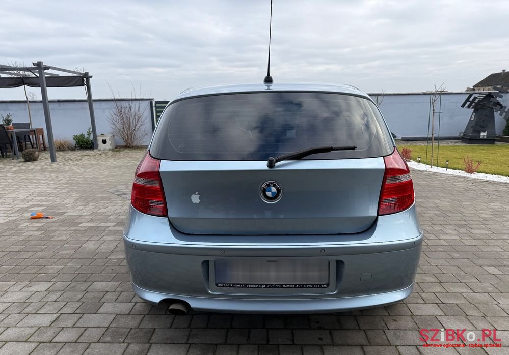 2009' BMW 1 Series 116I photo #5
