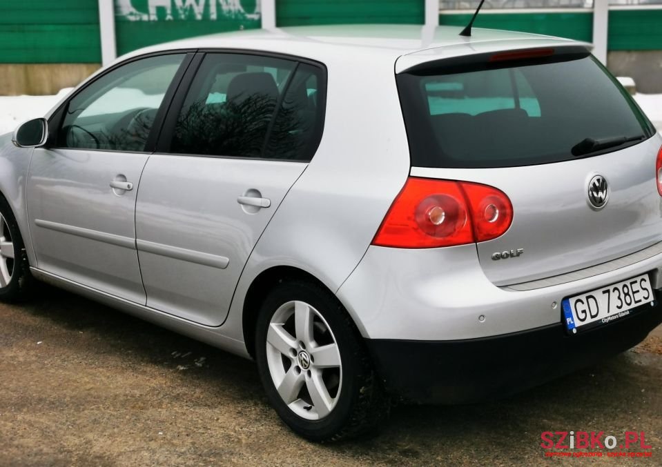 2008' Volkswagen Golf photo #4