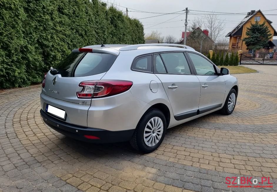 2010' Renault Megane photo #3