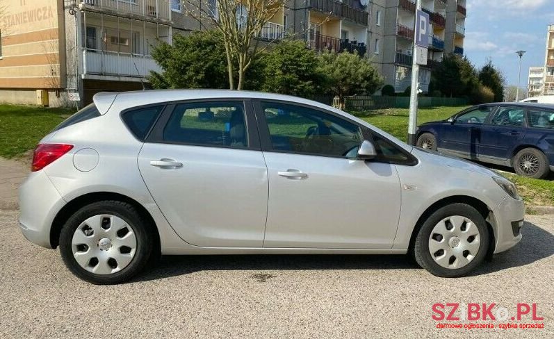 2014' Opel Astra photo #1