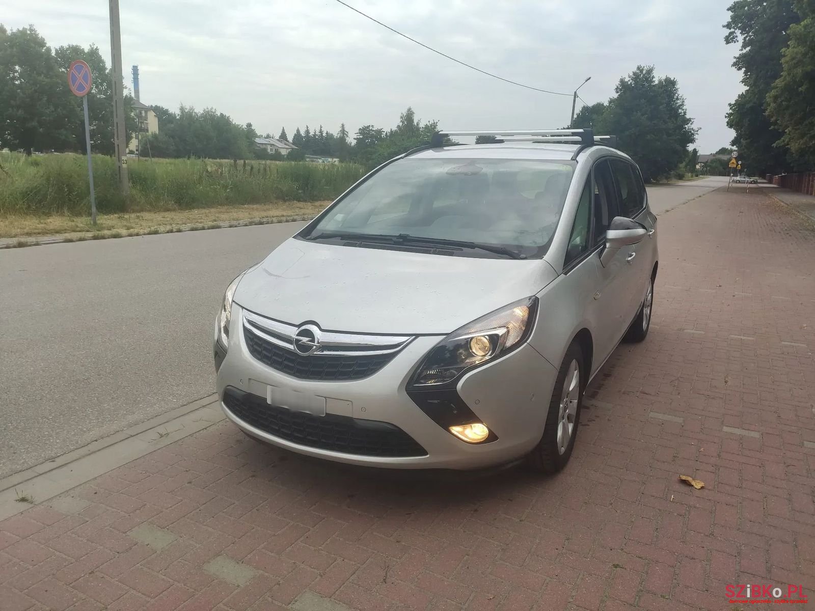2015' Opel Zafira photo #3