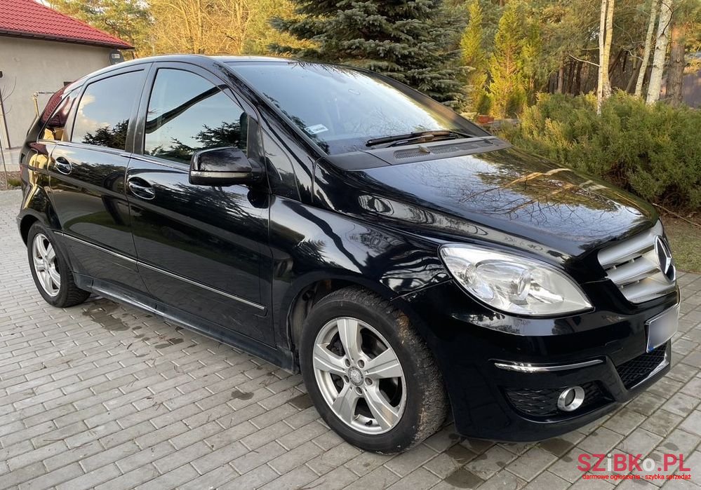 2009' Mercedes-Benz B-Class 200 Cdi photo #1