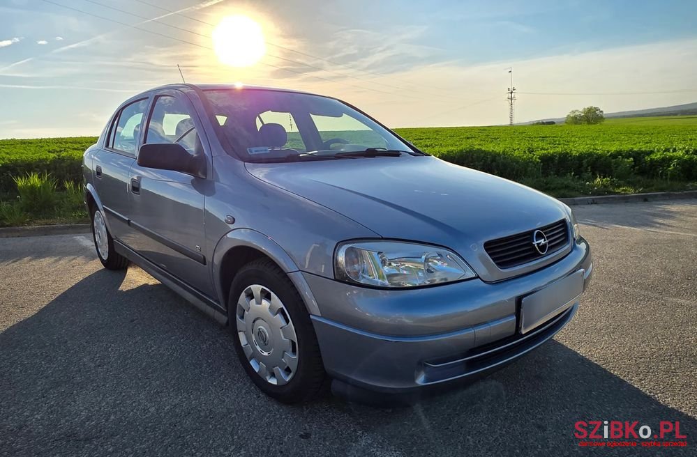 2008' Opel Astra 1.4 photo #1