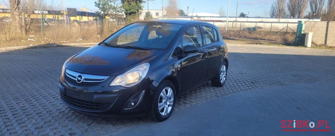 2013' Opel Corsa photo #1