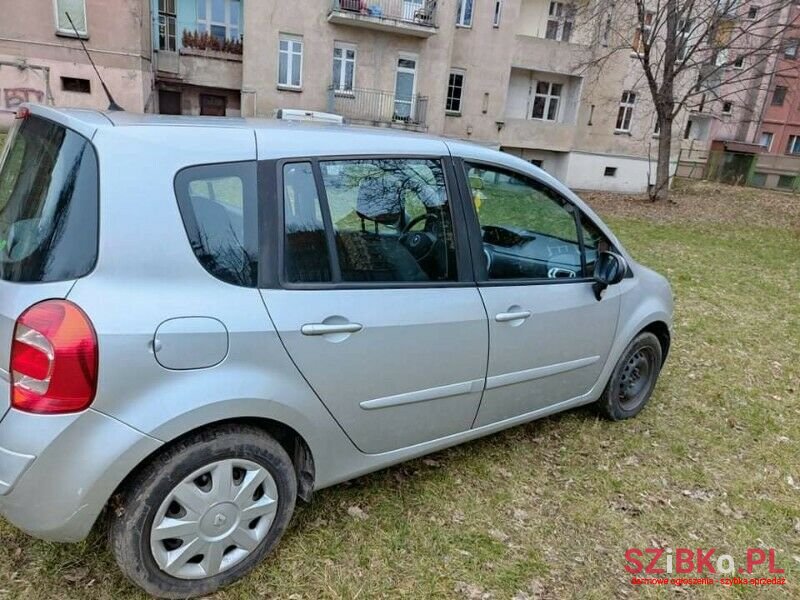 2010' Renault Modus photo #5