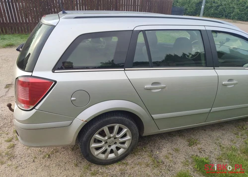 2005' Opel Astra 1.8 Caravan photo #3
