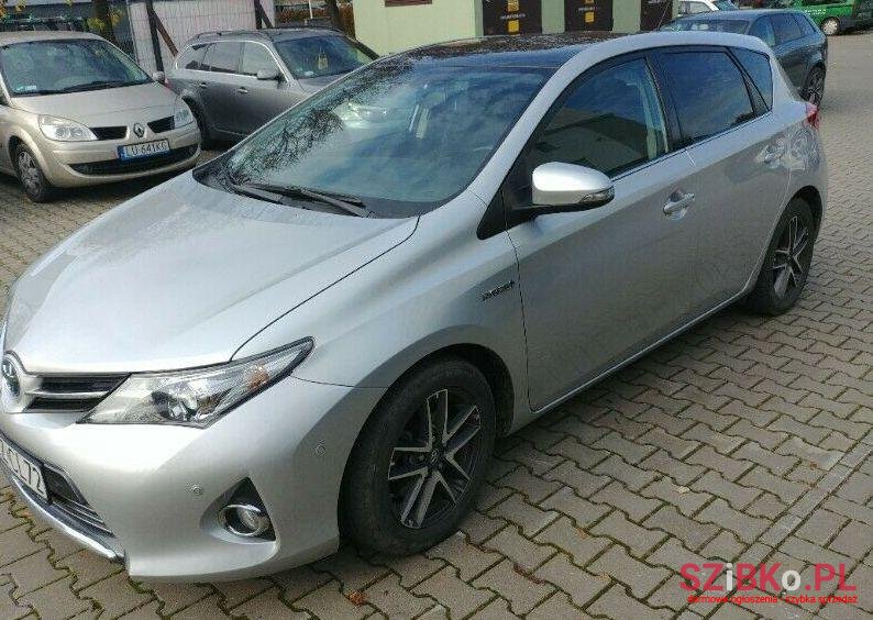 2015' Toyota Auris photo #1
