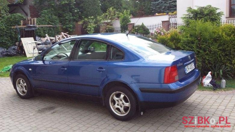 2000' Volkswagen Passat photo #1