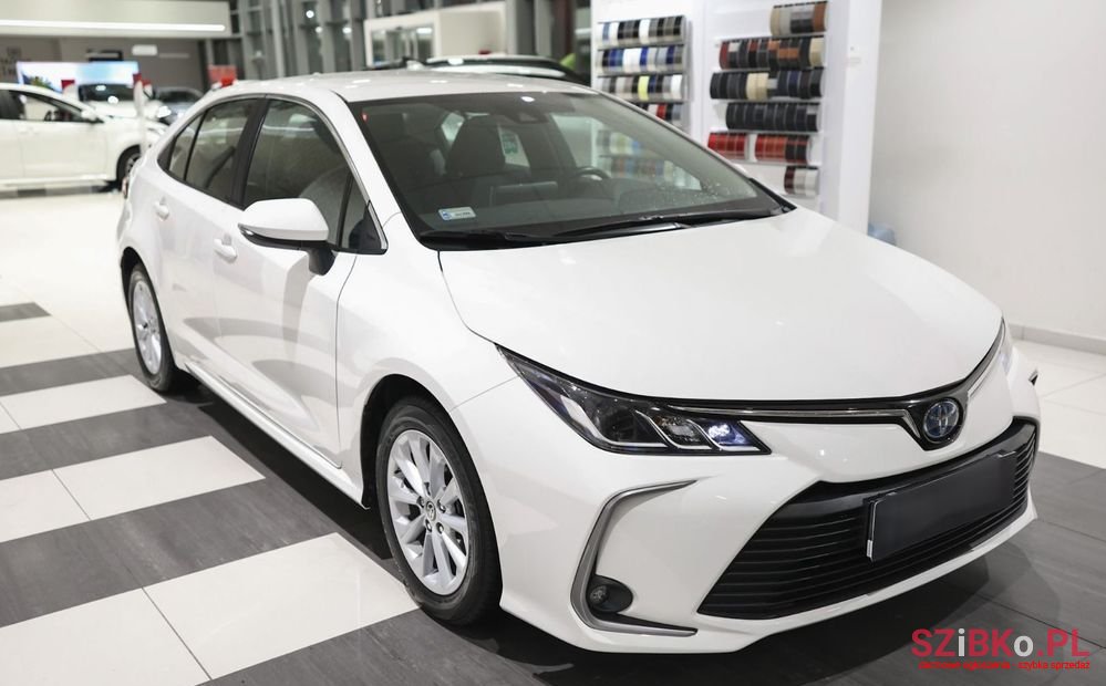 2022' Toyota Corolla photo #2