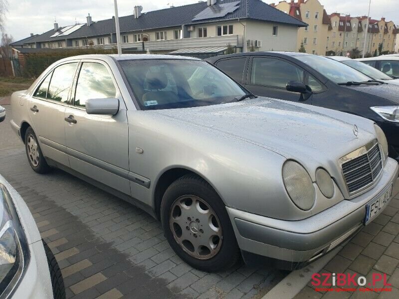 1998' Mercedes-Benz Klasa E photo #1