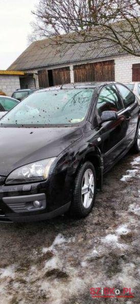 2005' Ford Focus photo #2