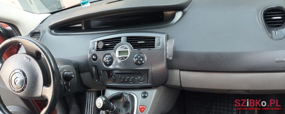 2008' Renault Scenic photo #6