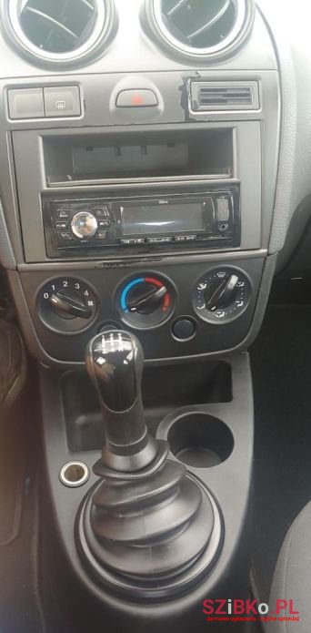 2006' Ford Fiesta photo #6