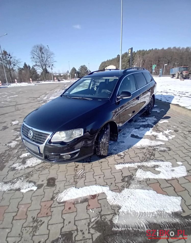 2010' Volkswagen Passat photo #1