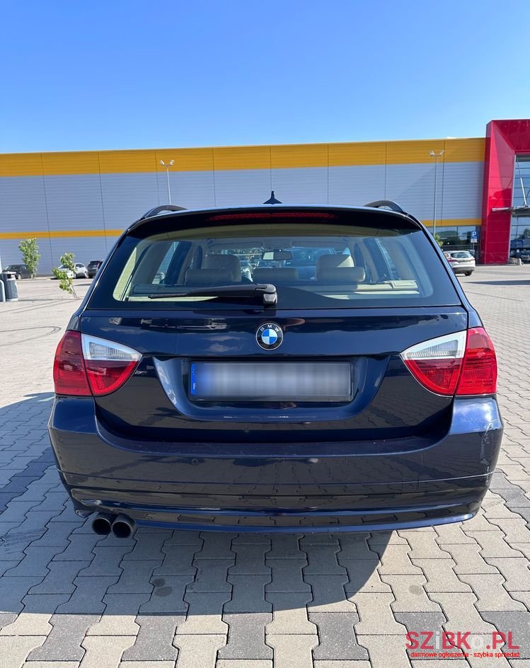 2006' BMW 3 Series 325Xi photo #6