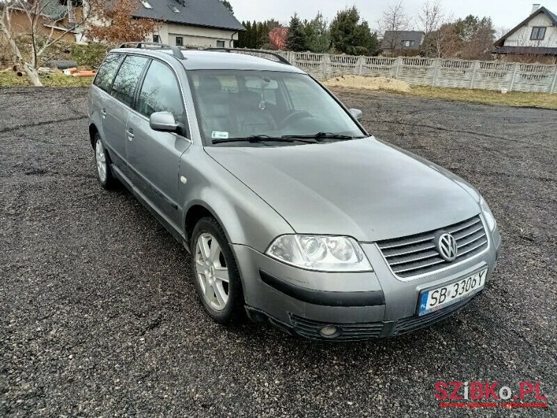 2001' Volkswagen Passat photo #2