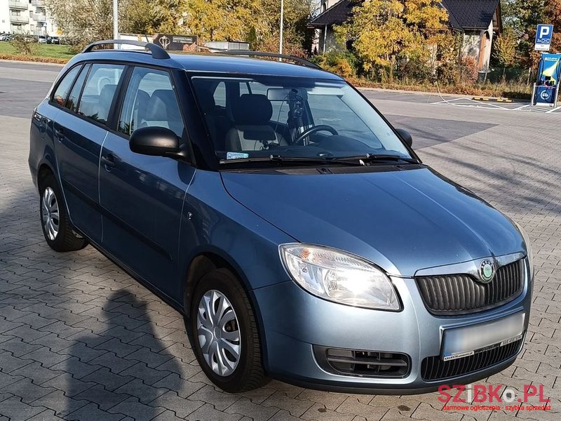 2009' Skoda Fabia Combi photo #4