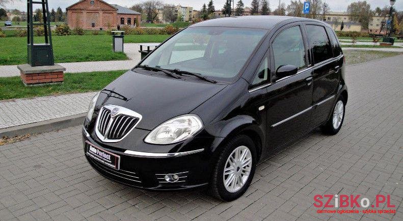 2009' Fiat Idea photo #2