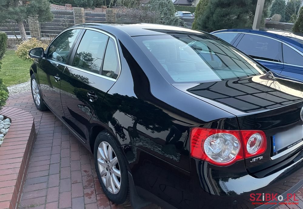 2009' Volkswagen Jetta photo #3