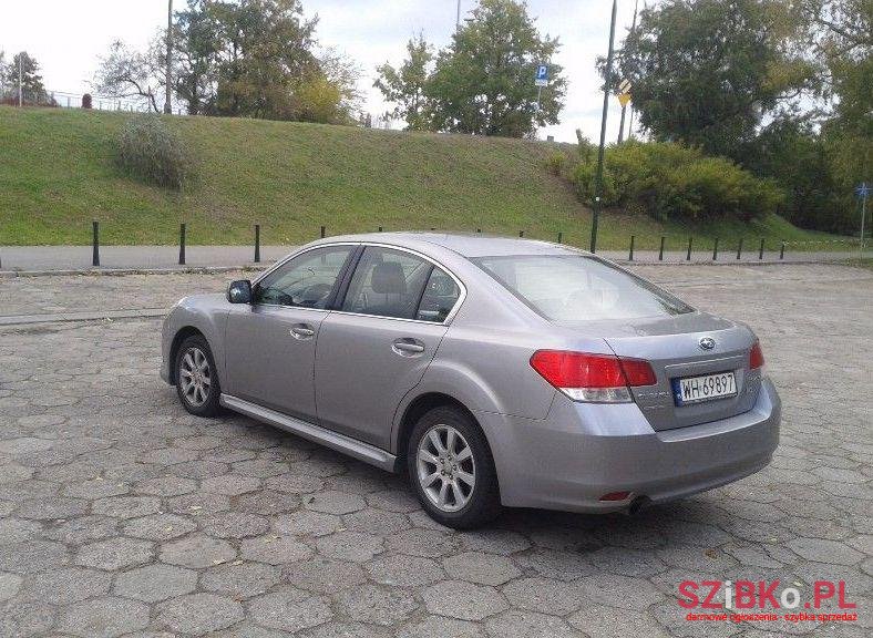 2011' Subaru Legacy Outback photo #2