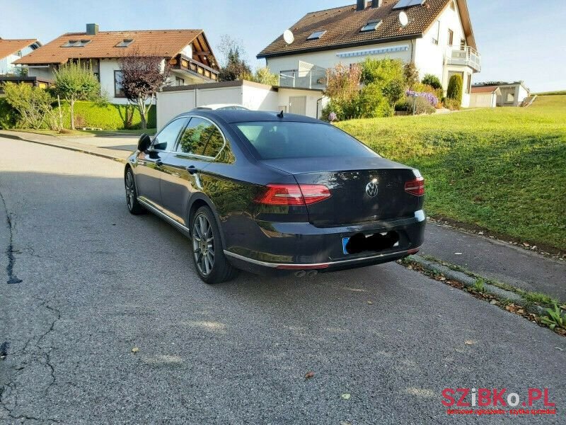 2015' Volkswagen Passat photo #3