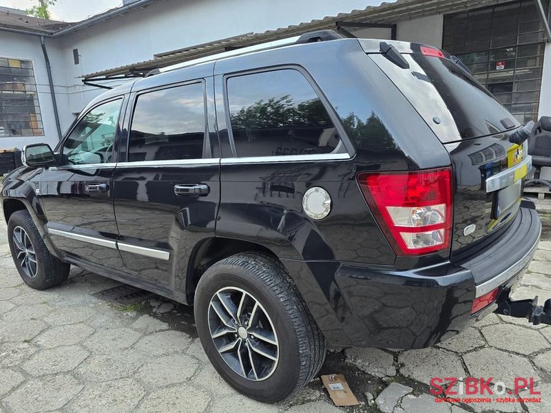 2007' Jeep Grand Cherokee photo #3