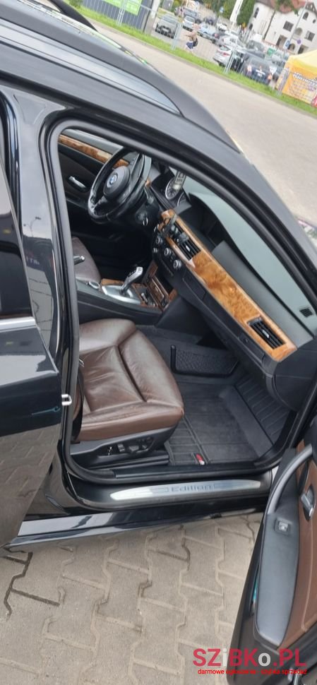 2008' BMW 5 Series 520D Touring photo #2