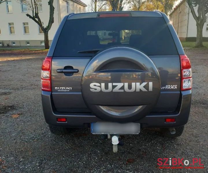 2011' Suzuki Grand Vitara photo #3