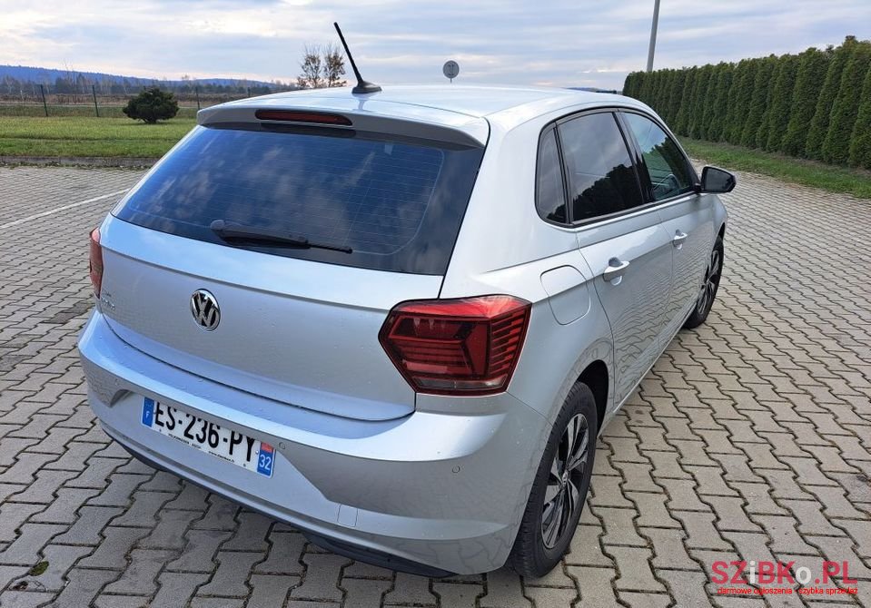 2017' Volkswagen Polo photo #4