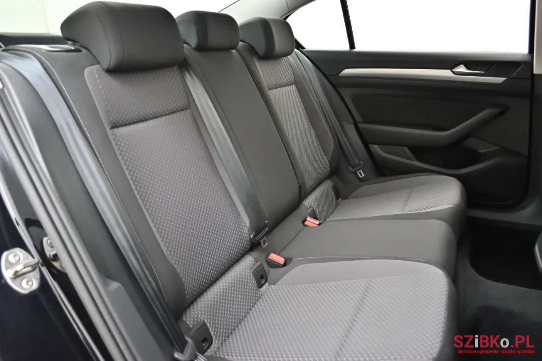 2020' Volkswagen Passat photo #4