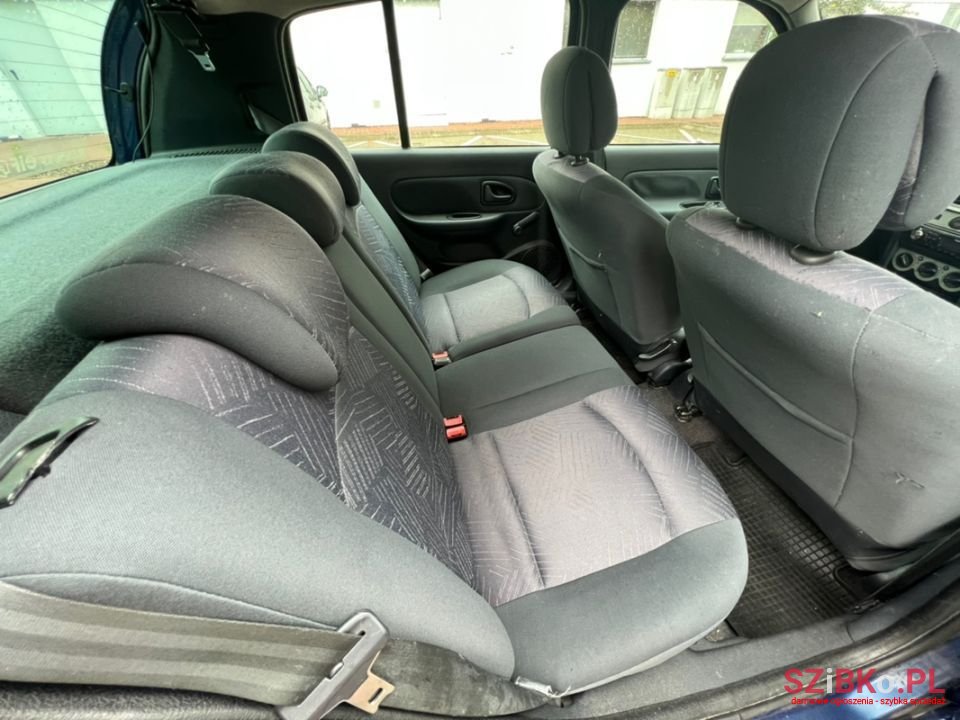 2003' Renault Clio photo #4