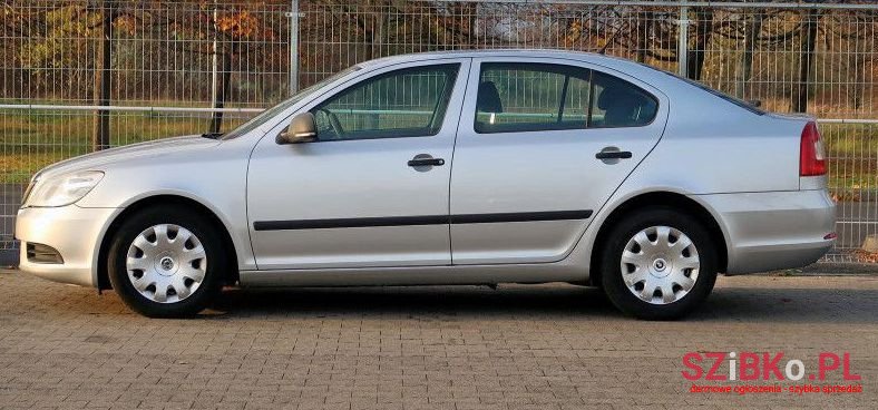 2011' Skoda Octavia photo #2