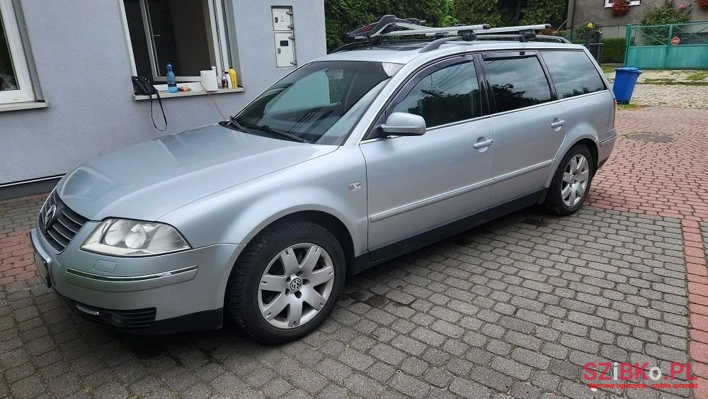 2001' Volkswagen Passat photo #4