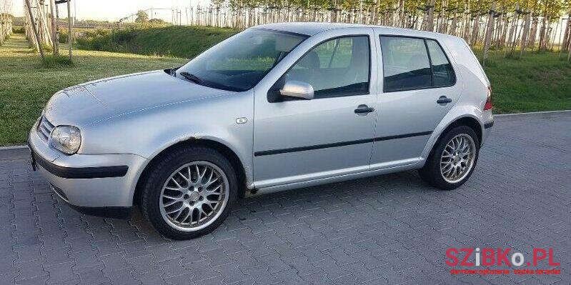 2000' Volkswagen Golf photo #1