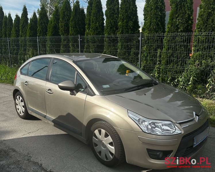 2010' Citroen C4 photo #2