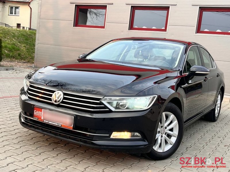 2015' Volkswagen Passat photo #2