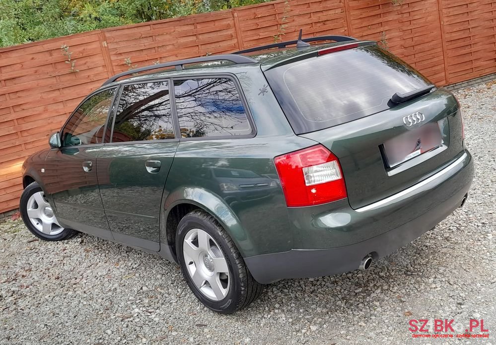 2001' Audi A4 Avant photo #3