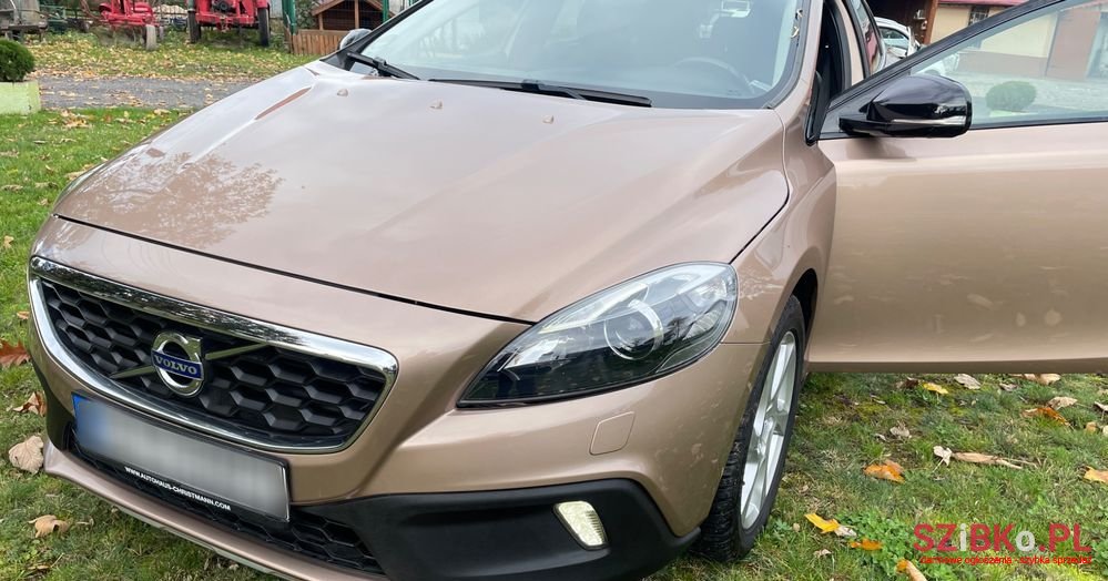 2015' Volvo V40 Cross Country photo #6