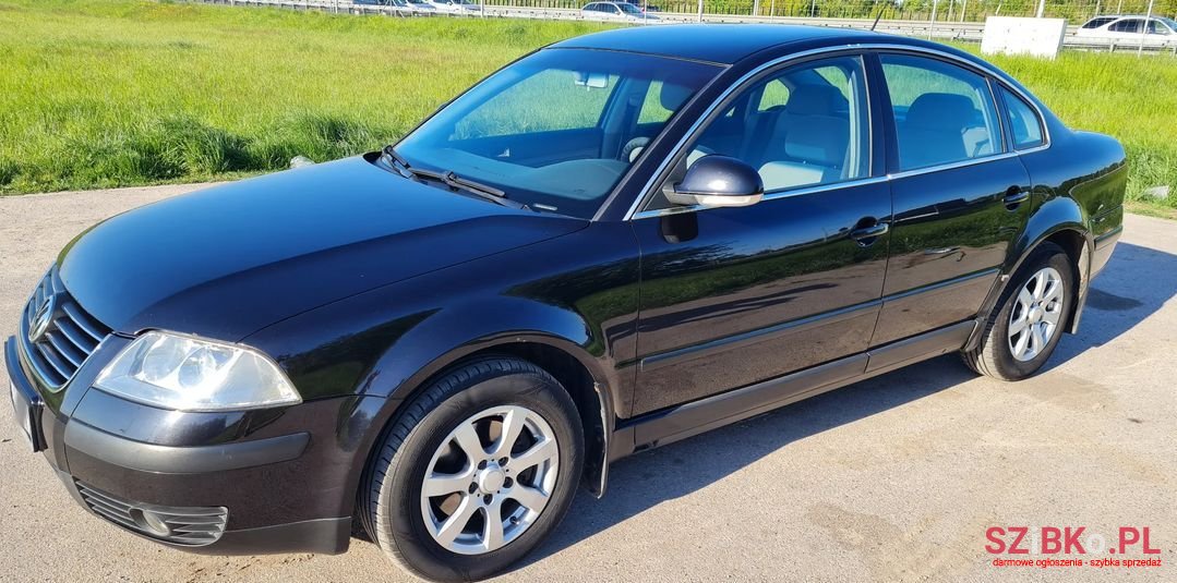 2003' Volkswagen Passat photo #1