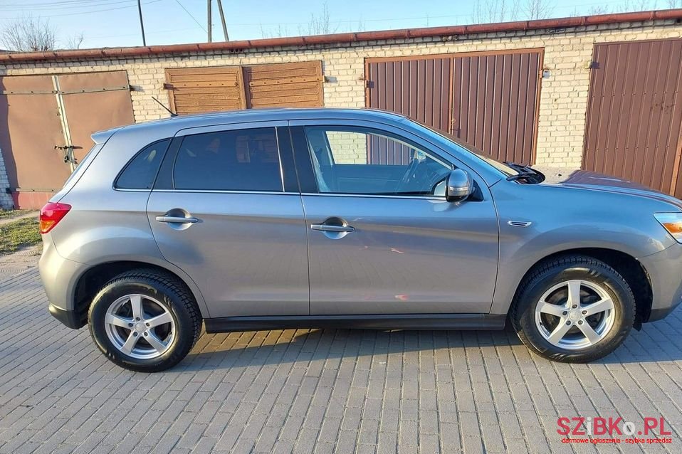 2013' Mitsubishi ASX photo #3