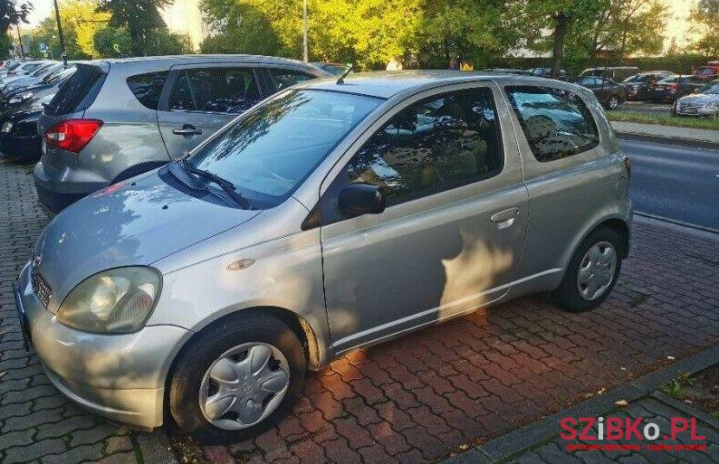 2001' Toyota Yaris photo #1