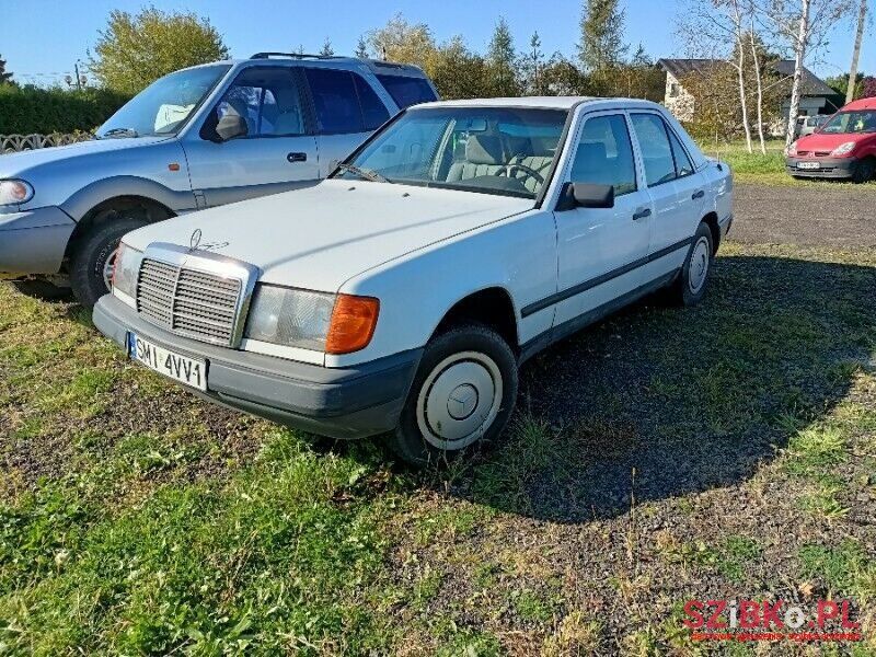 1987' Mercedes-Benz 124 photo #2